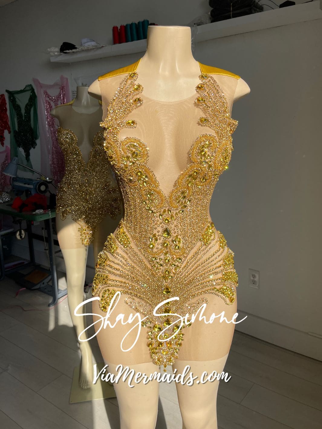 It Girl 2.0 Gold Rhinestone Dress 2x / No Lining It Girl 2.0 Gold Rhinestone Dress 2x / No Lining