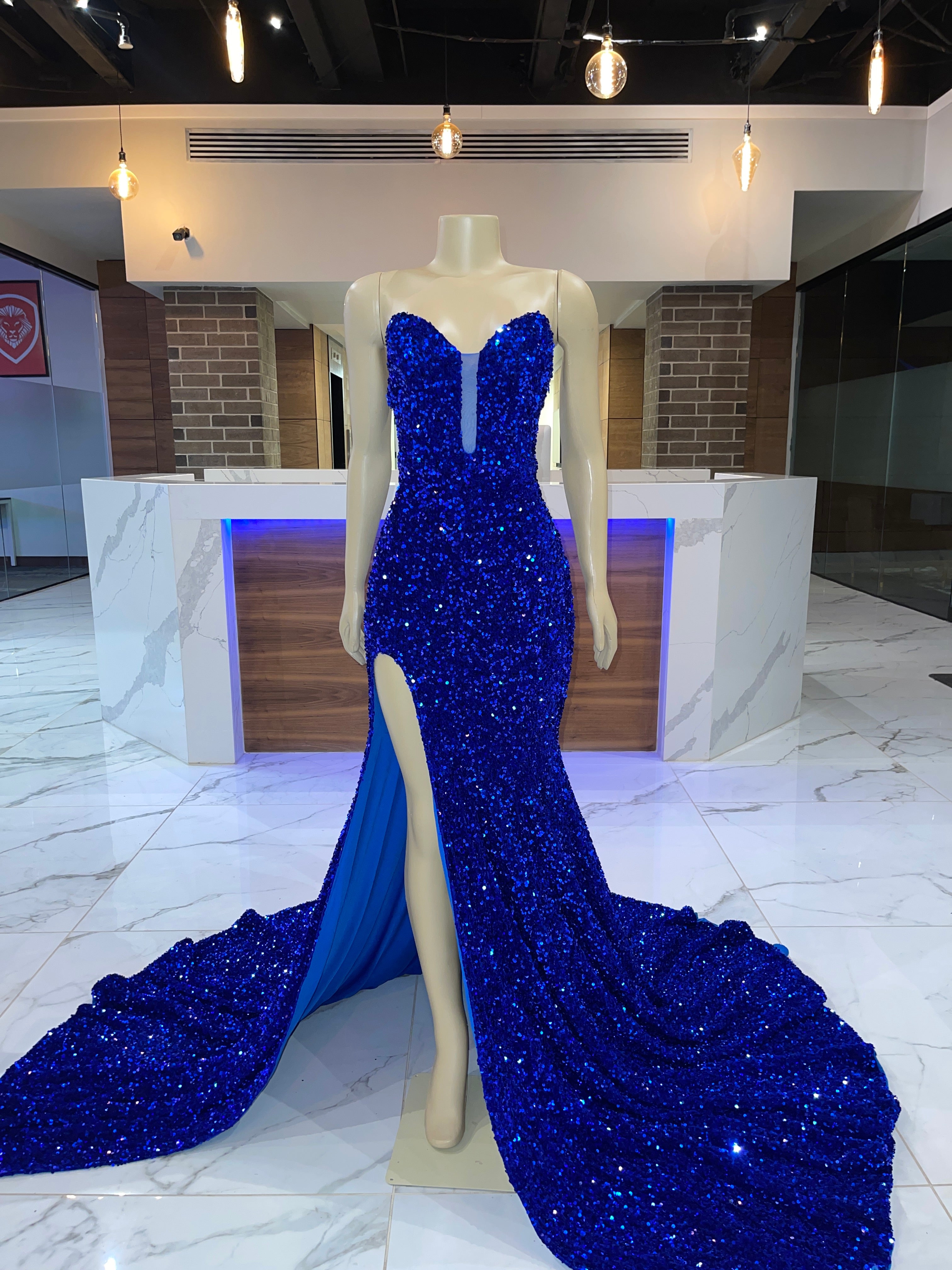 LONDON - Royal Blue Sweetheart Neckline Sequins Stretch Prom Dress | PREORDER -  SHIP ESTIMATED: 04/26